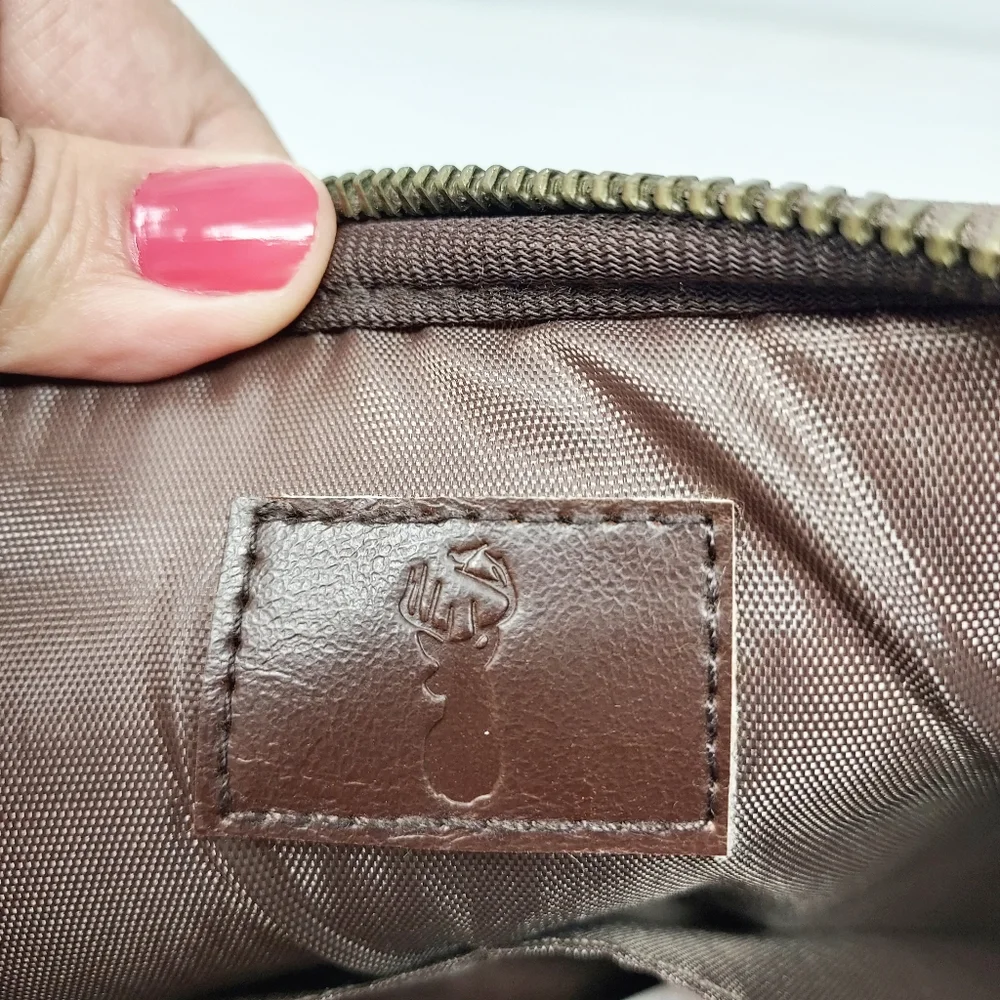 ⭐️5/$20 Typo Brown Ipad Bag